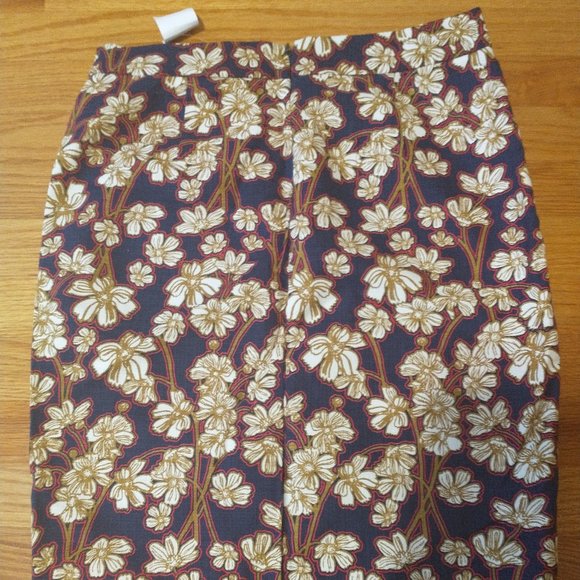 NWT J.Crew Navy/White/Pink Cotton Winter Floral Pencil Skirt - Sz 2R - Picture 2 of 5